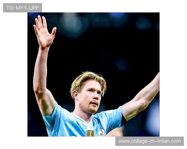 德布劳内空中停球后立刻送出直塞，曼城前场衔接完美